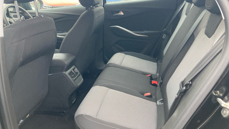 Vauxhall Grandland X 1.2 Turbo SE 5dr Petrol Hatchback